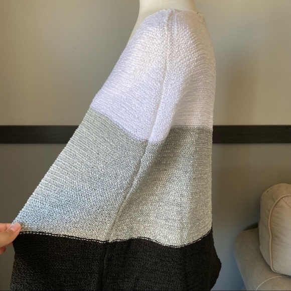 MAXSPORT knit fringed poncho size small/medium - Picture 6 of 12